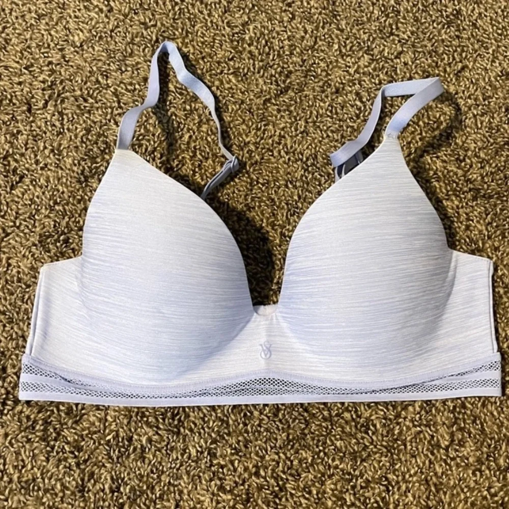 Victoria Secret Bra - Picture 2 of 2